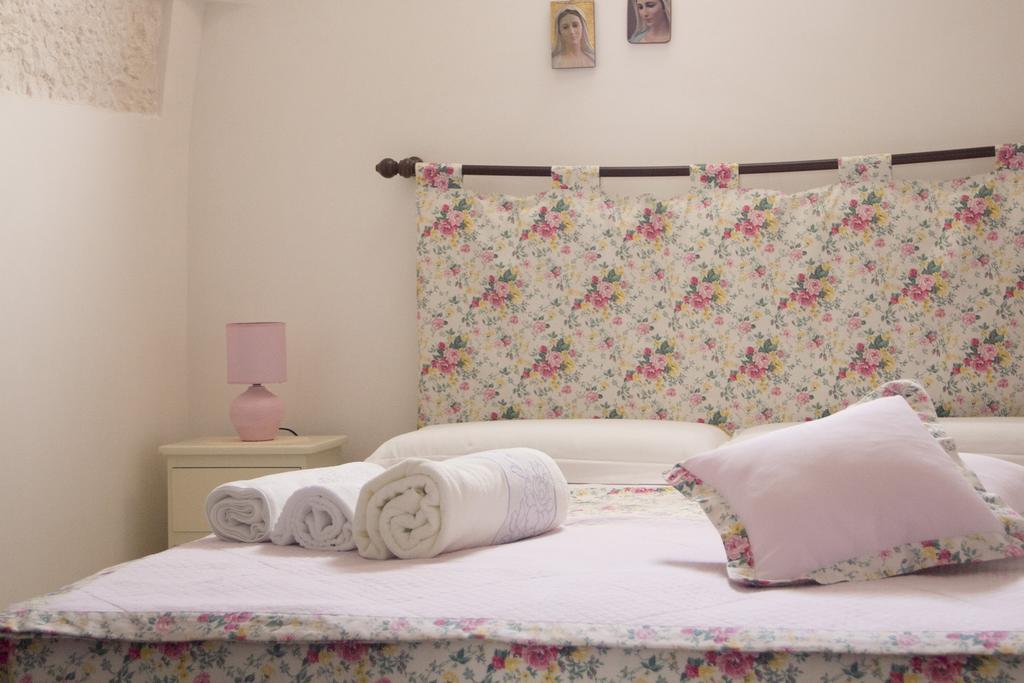 La Gazza Ladra Bed and Breakfast Αλμπερομπέλο Δωμάτιο φωτογραφία